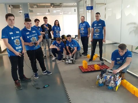 VIDEO/FOTO. Alu Menziken se preocupă de viitorul tinerilor sătmăreni