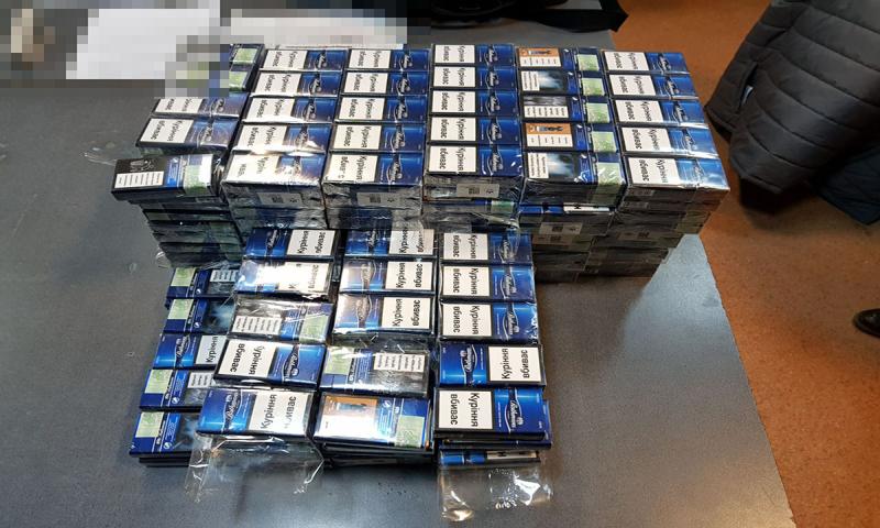 Țigări de contrabandă confiscate de polițiști