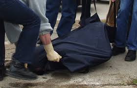 Bărbat descoperit mort pe stradă