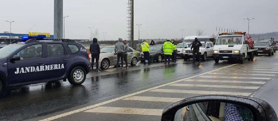 FOTO. CORNAVIRUS. FILTRE cu MASCAȚI în TRAFIC. Mașinile cu numere de Italia, OPRITE
