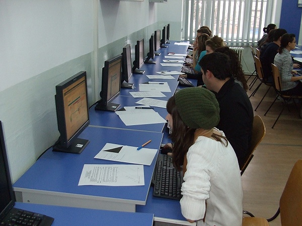 REALITATE. Se PICĂ  pe rupte la PERMISE. Proba teoretică, PUNTEA SUSPINELOR