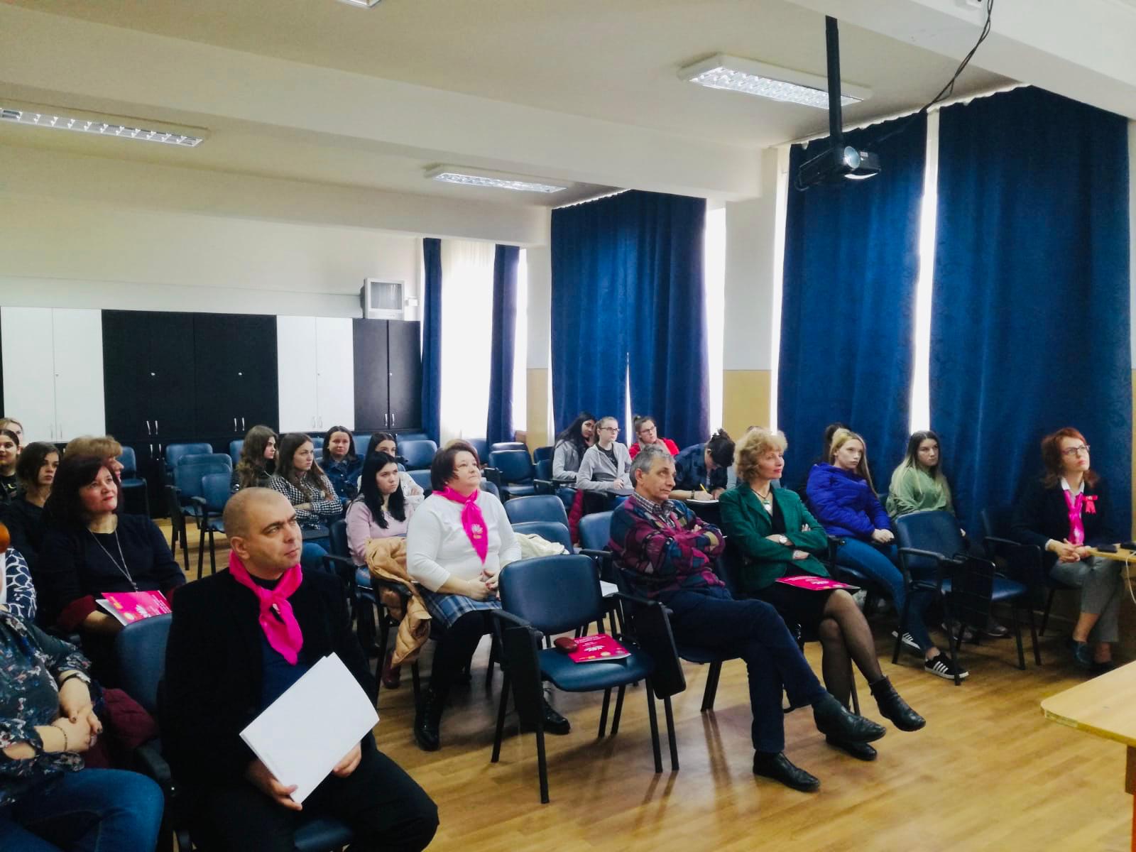 “Fete pentru fete - rețeaua școlară de sprijin în situații de abuz”