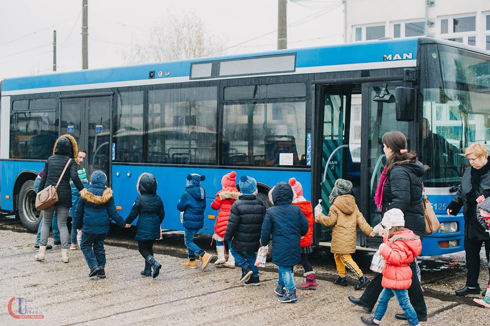 Transurban suspendă cursele pentru elevi și dezinfectează frecvent autobuzele și automatele de bilete