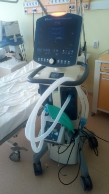 FOTO. Asociația Uniți pentru Satu Mare a achiziționat un aparat de ventilație mecanică și a două aparate de ionizare pentru Spitalul Județean