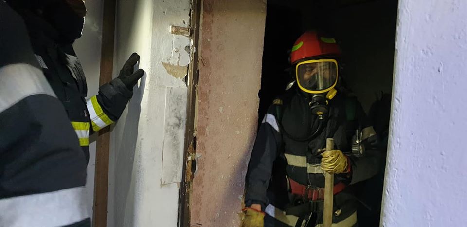 FOTOGALERIE. VIEȚI salvate din INFERN.MAMĂ și FIU, SALVAȚI  în ultimul moment de la o MOARTE CRUNTĂ.