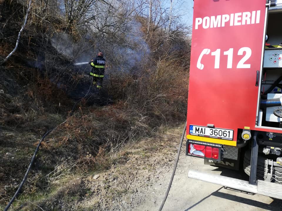 FOTOGALERIE. Alt INCENDIU de PROPORȚII în ȚARA OAȘULUI. Stațiune în PERICOL