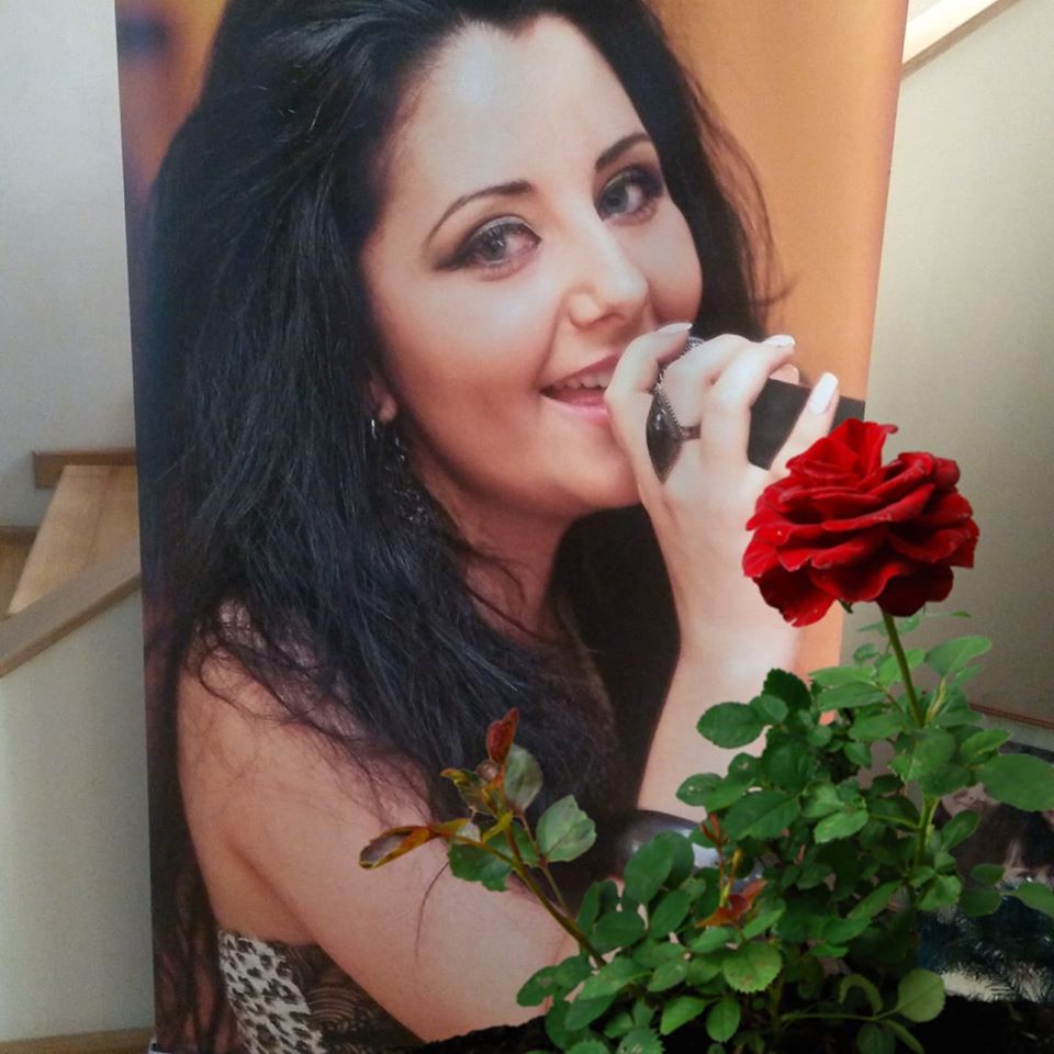 Cinci ani de la tragica dispariție a îndrăgitei artiste PAULA RAȚ! Dumnezeu să te aibe în pază, suflet bun!