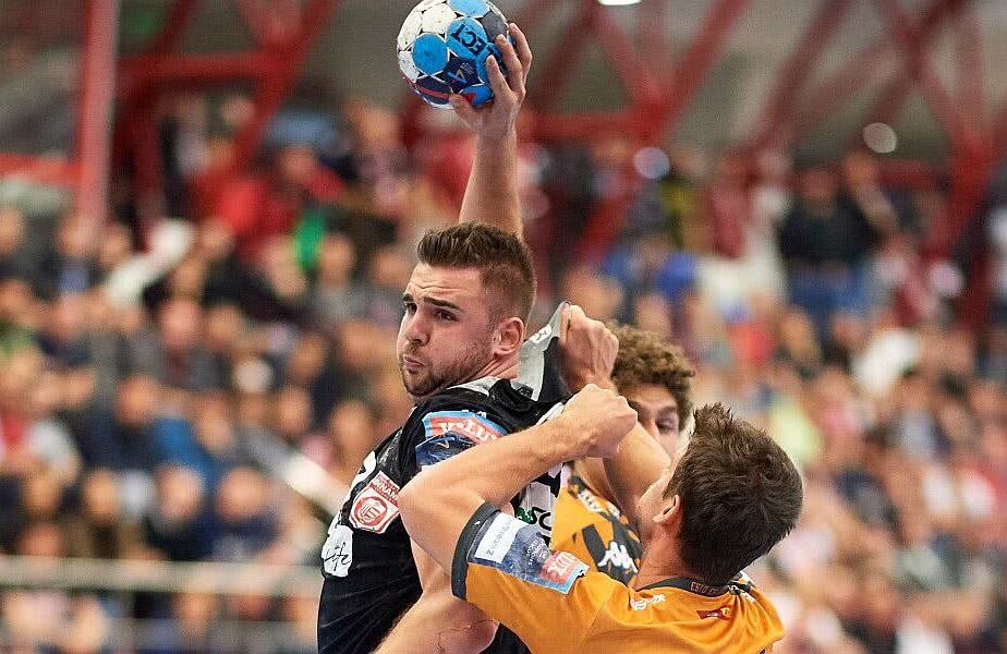 Handbal masculin  /  Dinamo transferă de la Tatabanya!