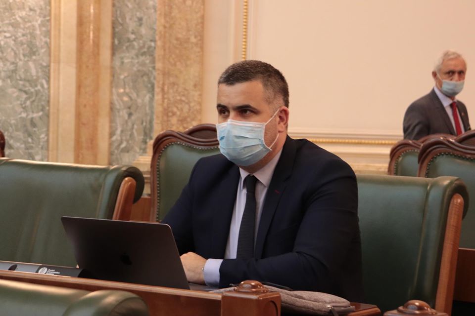 Gabriel Leș: “Ministrul Oros trebuie să plece”