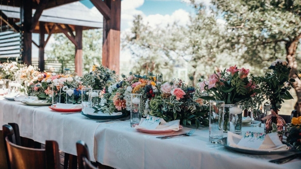 Nunţile şi botezurile pot să rămână deschise până la ora 2:00