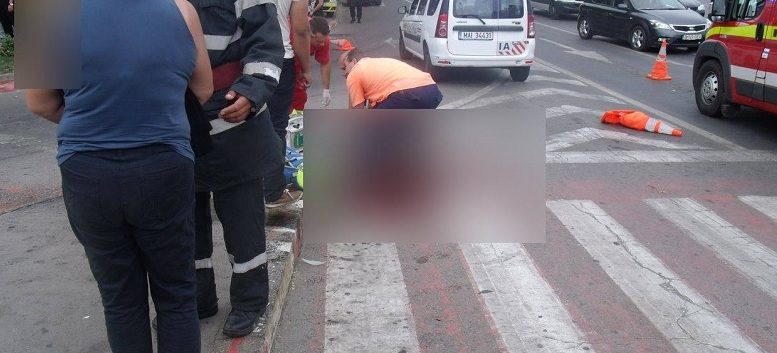 Pieton lovit pe trecere