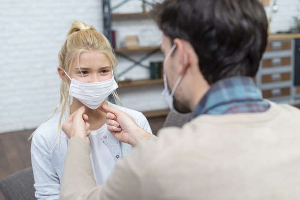 PSD vrea să limiteze obligaţia de a purta mască pentru  anumite categorii: “Nu trebuie impuse elevilor, copiilor”