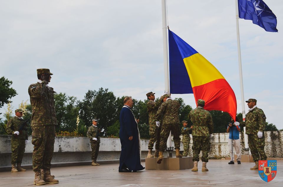 FOTOGALERIE. Ziua DRAPELULUI NAȚIONAL, marcată SOLEMN la Satu Mare. Drapelul, înălțat FALNIC pe catarg