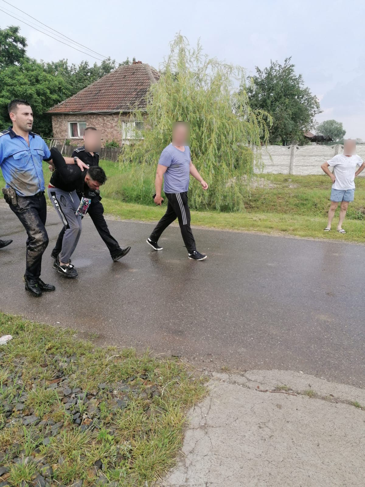 GEST NECUGETAT. EVADATUL de săptămâna trecută s-a SPÂNZURAT în celulă. La o săptămână după ce a fost PRINS