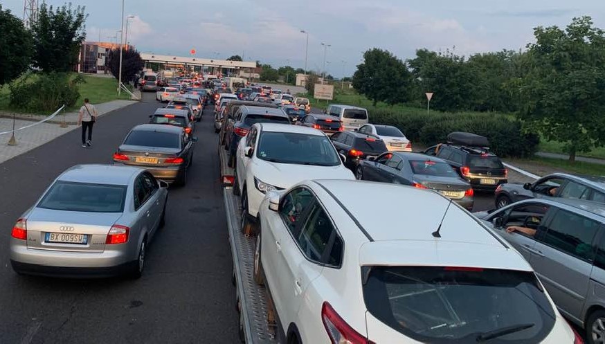 TRAFIC INFERNAL. Nebunie în vămile sătmărene în week-end