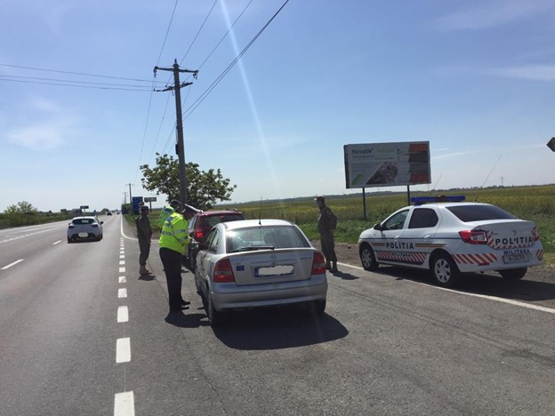 ȚEAPĂ. Doi ȚEPARI, au încercat să ÎNȘELE un tășnădean prin metoda ”GHIULUL”. Prinși în FLAGRANT