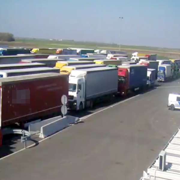 La vama Csengersima, are loc o revizia tehnică totală a cântarelor. Trafic mult îngreunat pentru automarfare la Petea.