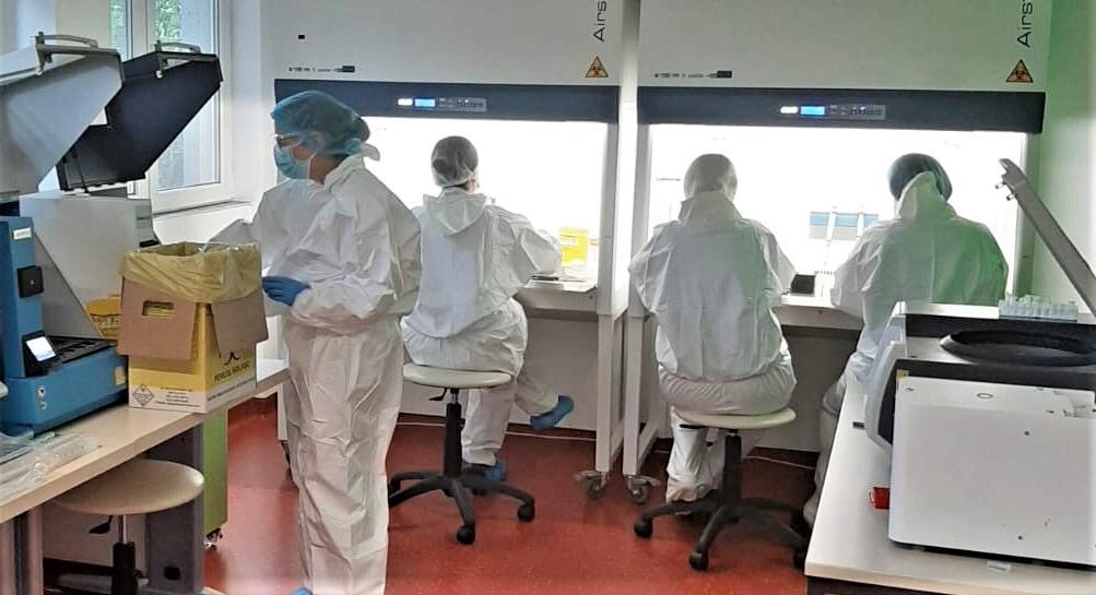 O companie din Satu Mare a donat 23 de echipamente de extracție necesare testării COVID - 19