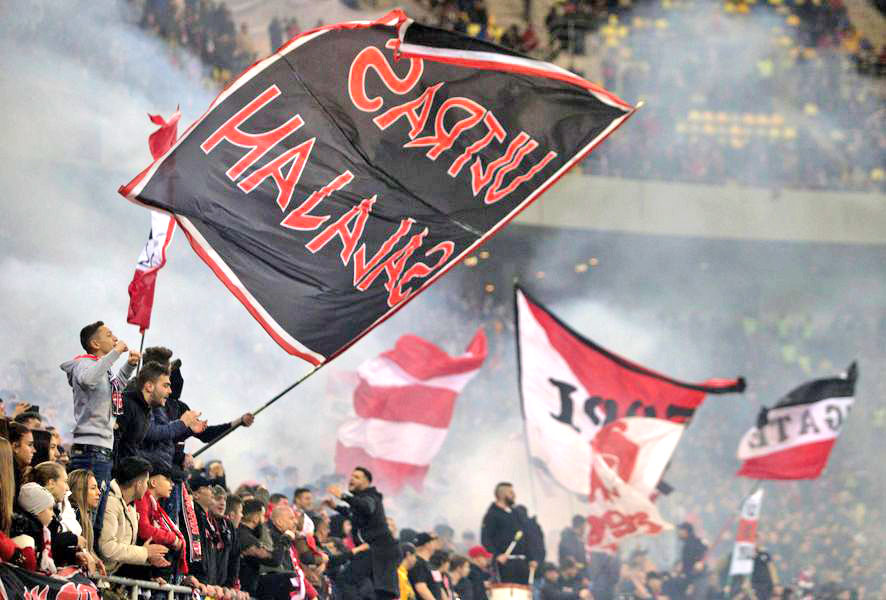 Suporterii lui Dinamo sunt gata să preia clubul! :O