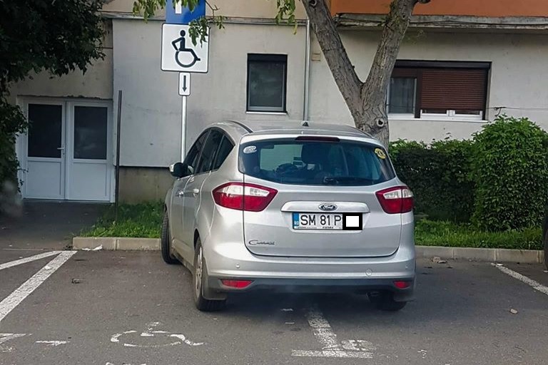 Handicapat... pe jumătate