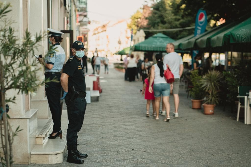 Desant în miez de noapte