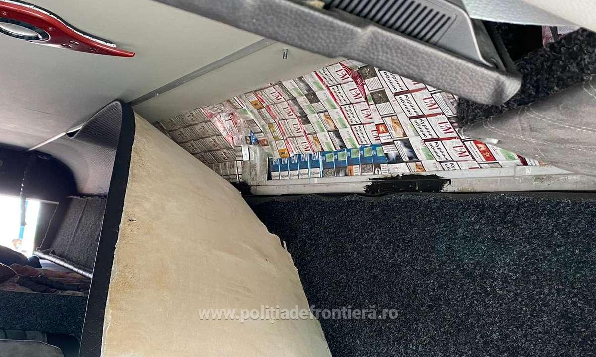 ACȚIUNE. Mii de pachete de țigări de contrabandă, CONFISCATE la Halmeu. Unde le-a ascuns contrabandistul
