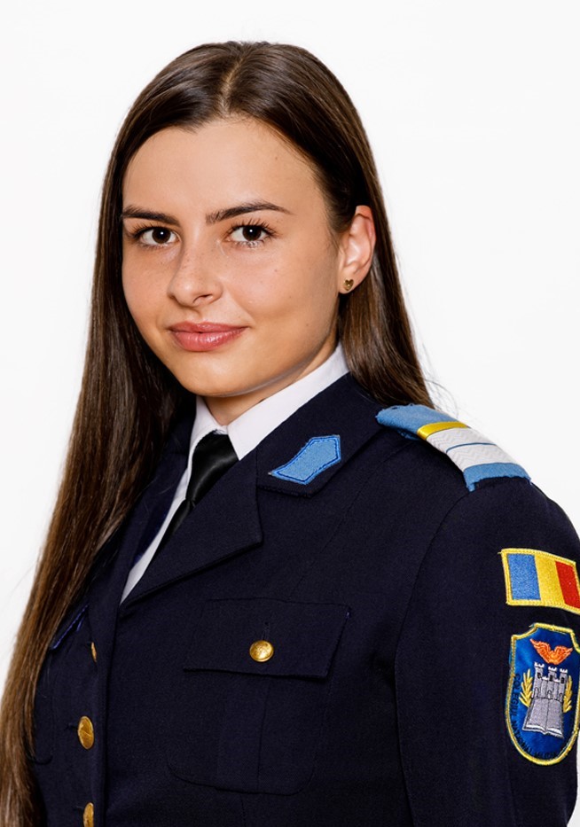 Performanță ! Sătmăreanca GEORGIANA LUNG, absolventă a Colegiul Național Militar „Mihai Viteazul”, viitor medic militar. A fost admisă a șasea la Institutul Medico Militar din Târgul Mureș, la profilul ales!