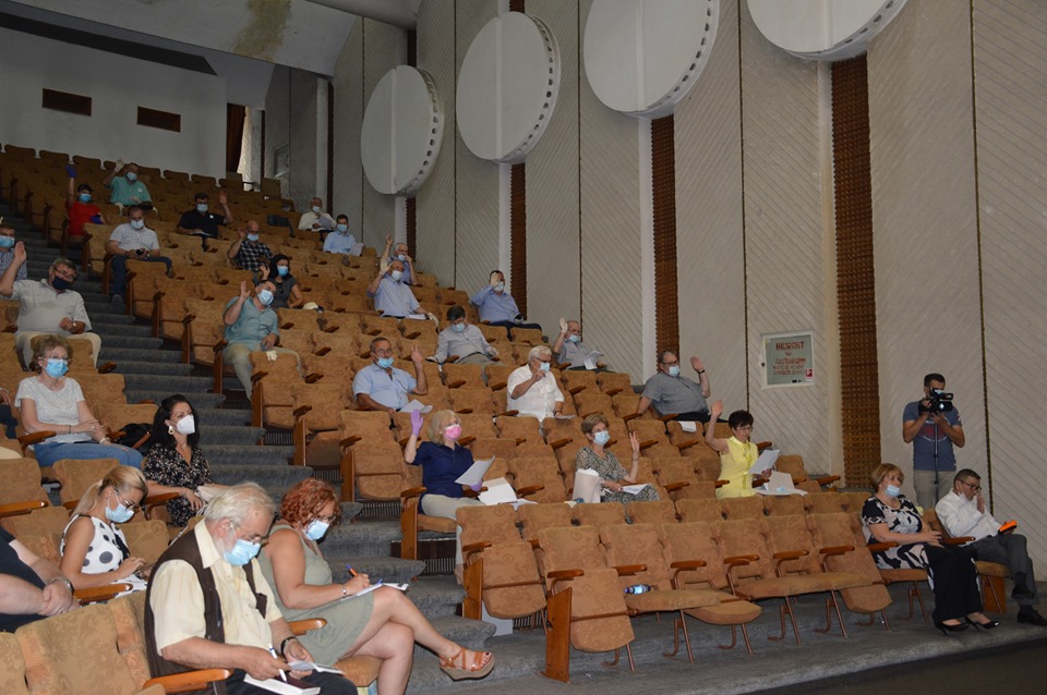 Stimulente financiare personalului medical și de specialitate aflat în linia întâi în lupta cu noul coronavirus