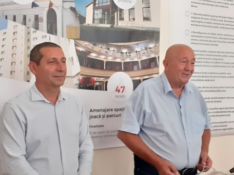 Candidatul PSD la Primăria Satu Mare, Dorel Coica, a făcut declaraţii de presă împreună cu  fostul inspector școlar general Călin Durla