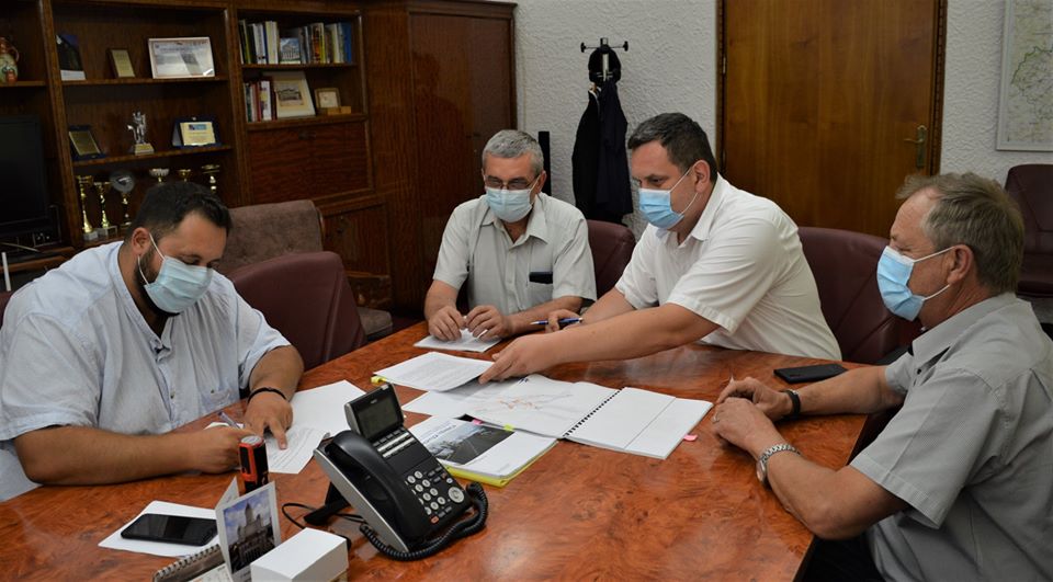 Pod din județ, dărâmat  și reconstruit