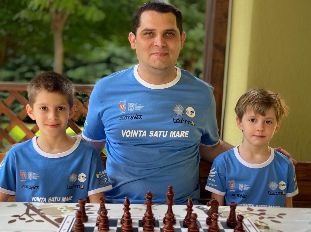 La mulți ani, CIPRIAN MUNTEAN! Cel mai bun organizator de turnee de șah din Satu Mare, la ceas aniversar!