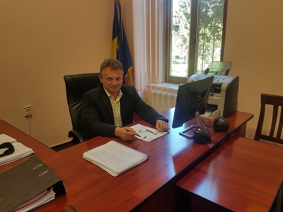 Elevii și studenții cu  pensii de urmaş trebuie să  prezinte de urgență la Casa Județeană de Pensii dovada continuării studiilor