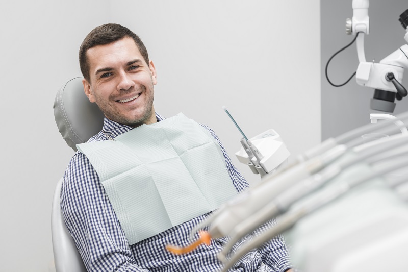 Cum știi că ai nevoie de un tratament parodontoza? Semnele care ar trebui să te alarmeze!