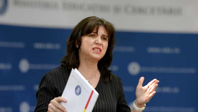 Monica Anisie: “Școlile se pregătesc de scenariul roșu.  Astăzi începem distribuirea tabletelor”