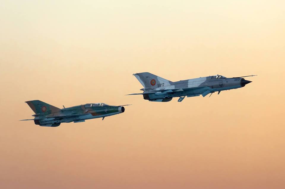 MIG-uri și elicptere de luptă pe cerul Sătmarului. Zilei Armatei României, 25 Octombrie la Satu Mare și Carei