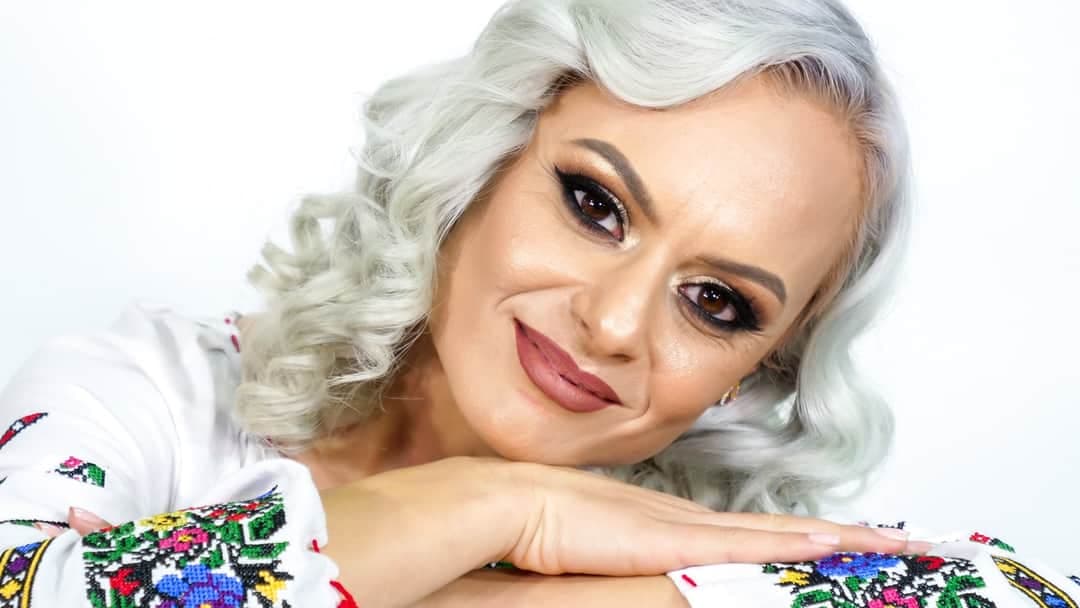 Aurica Flonta şi-a dorit de mică să fie artistă!