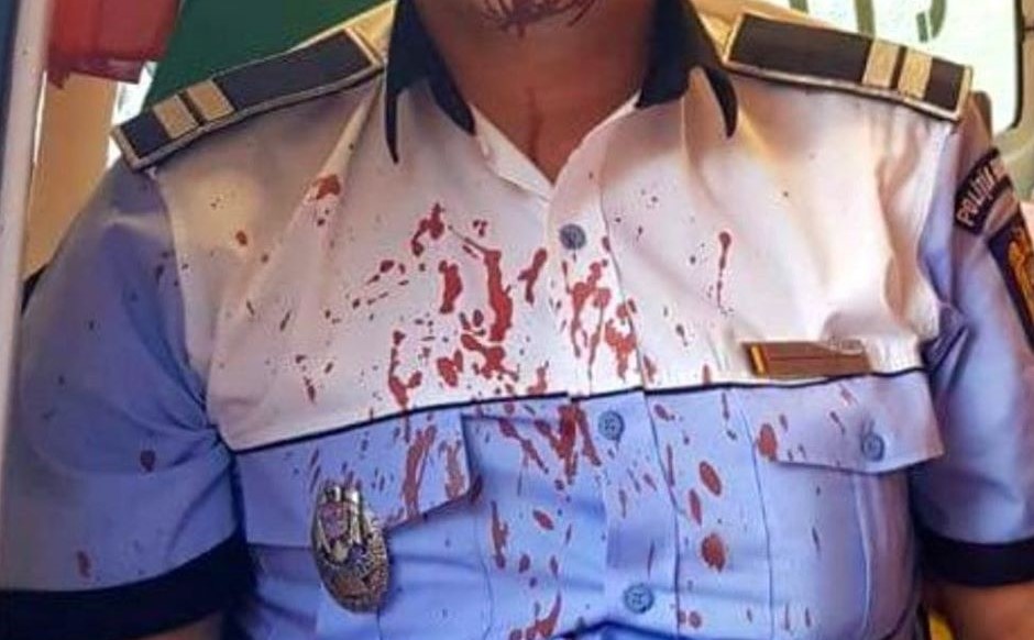 VIOLENȚĂ. Polițiști BĂTUȚI. Agresorii, trimiși în judecată