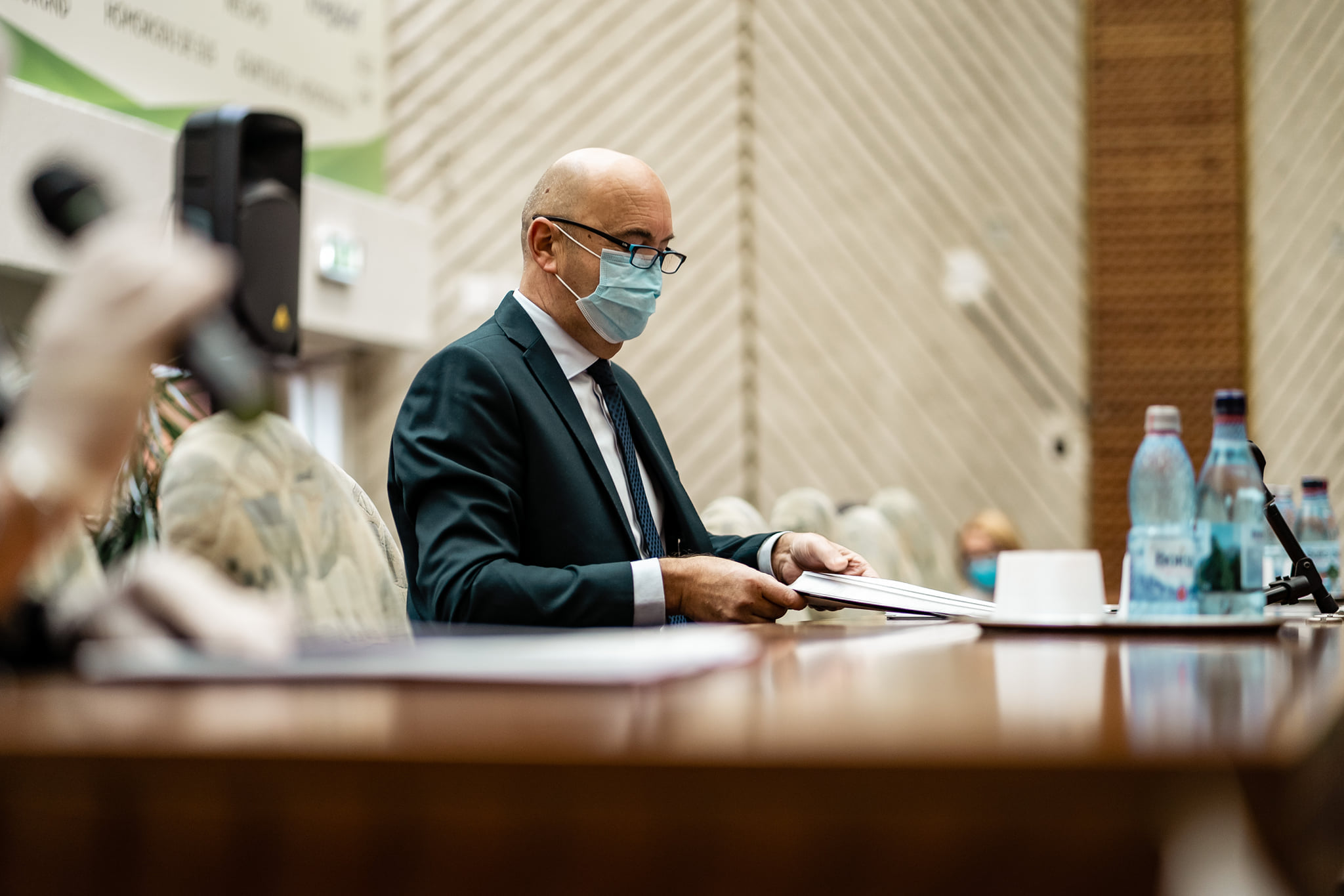 PREFECTUL Radu Bud, în CARANTINĂ. Care este CAUZA