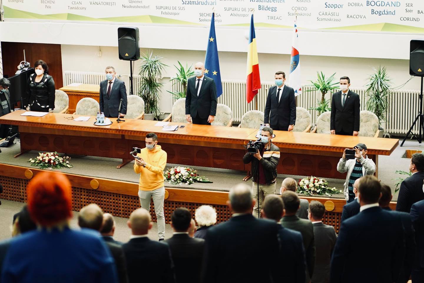 FOTOGALERIE. Președintele și consilierii județeni au depus JURĂMÂNTUL