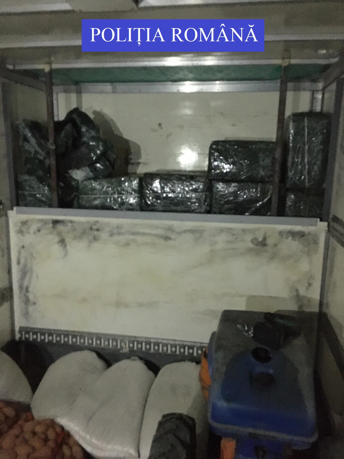 Țigări de contrabandă confiscate de polițiști