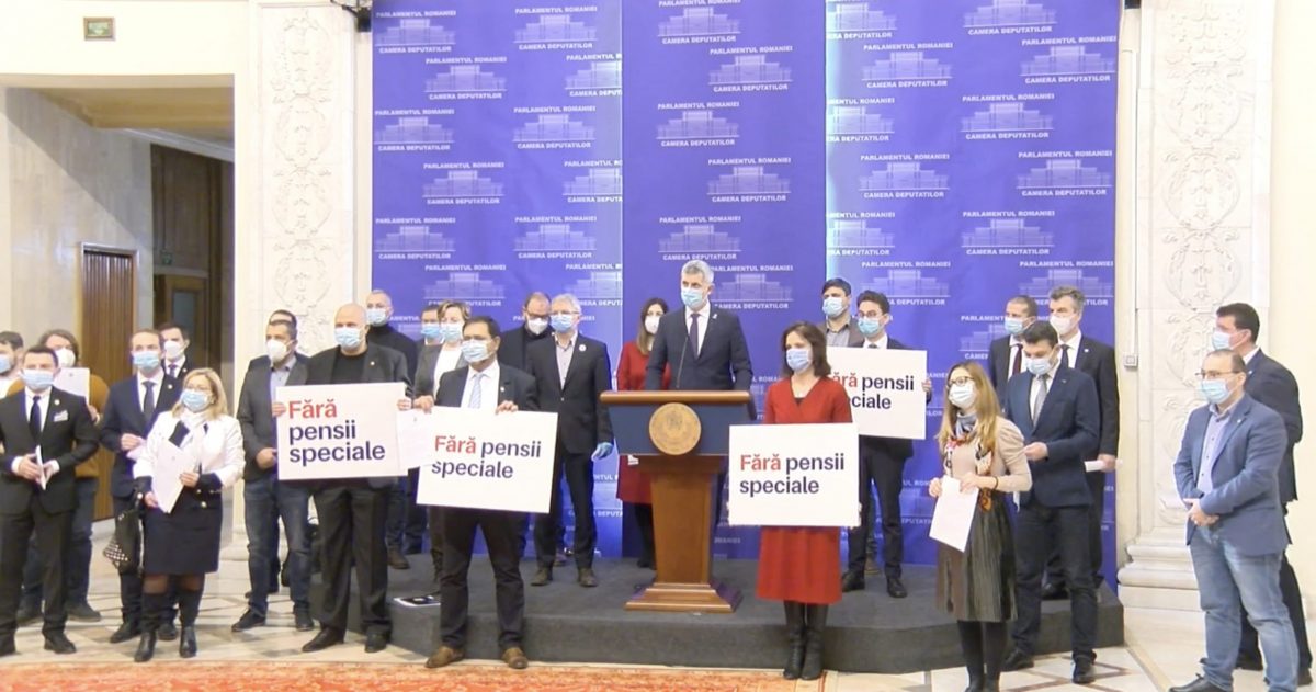 USR se ține de cuvânt!  Parlamentarii USR și-au dat demisia pentru a nu beneficia de pensii speciale