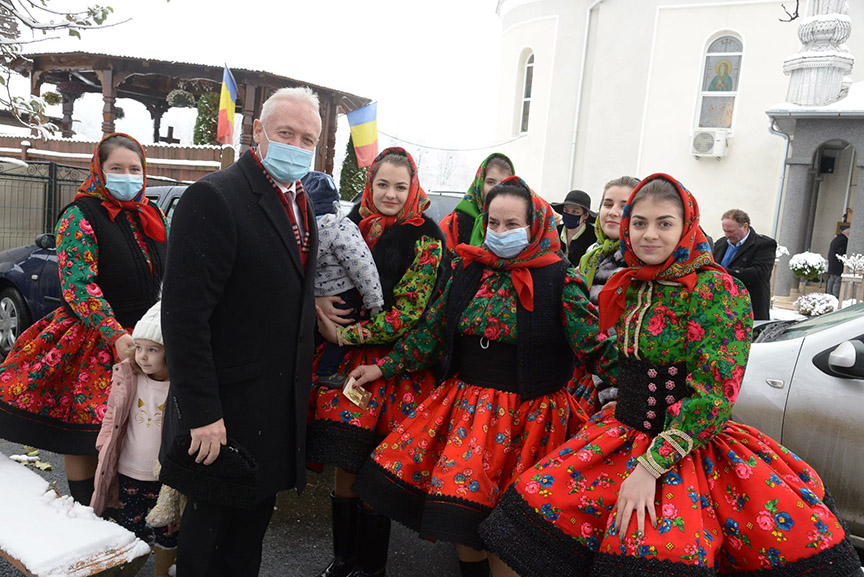 Ioan Tibil, la rugăciune alături de credincioșii  din Certeze