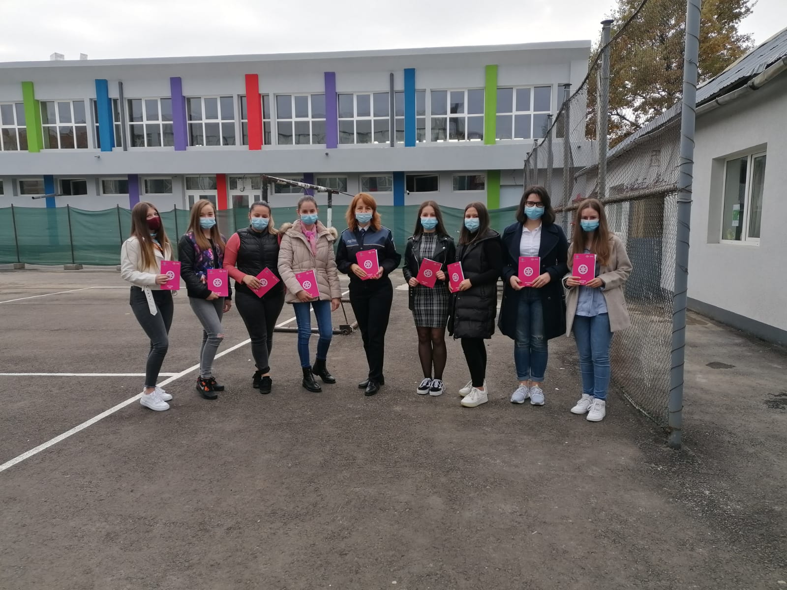 ,,FETE PENTRU FETE”! PRIMA REȚEA ȘCOLARĂ DE SPRIJIN ÎN SITUAȚII DE ABUZ