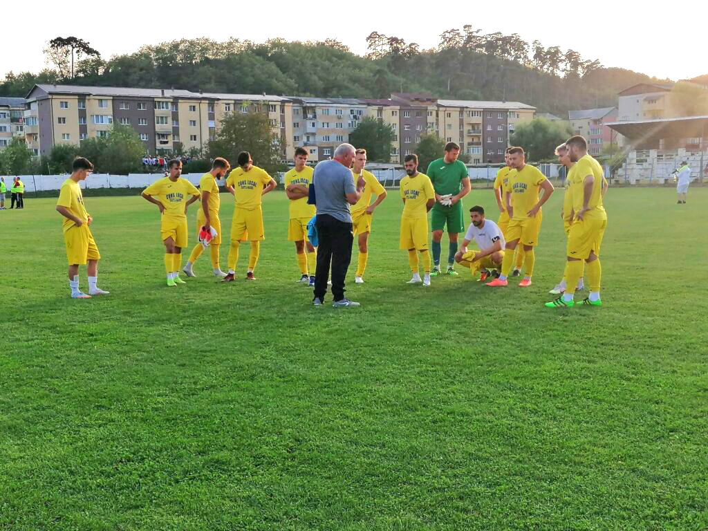 Trupa lui Ritli vrea să bată liderul!