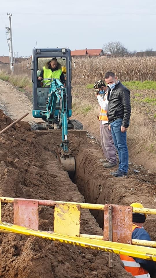 Rețea de gaze în satul Românești, comuna Medieșu Aurit