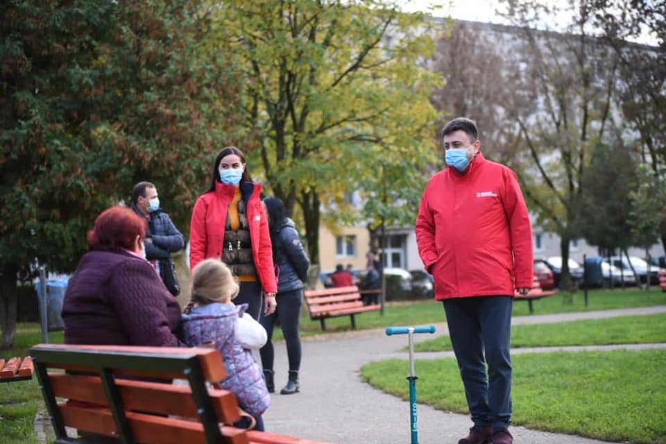 Candidatul PSD, Radu Roca,  s-a întâlnit cu alegătorii din Micro 16