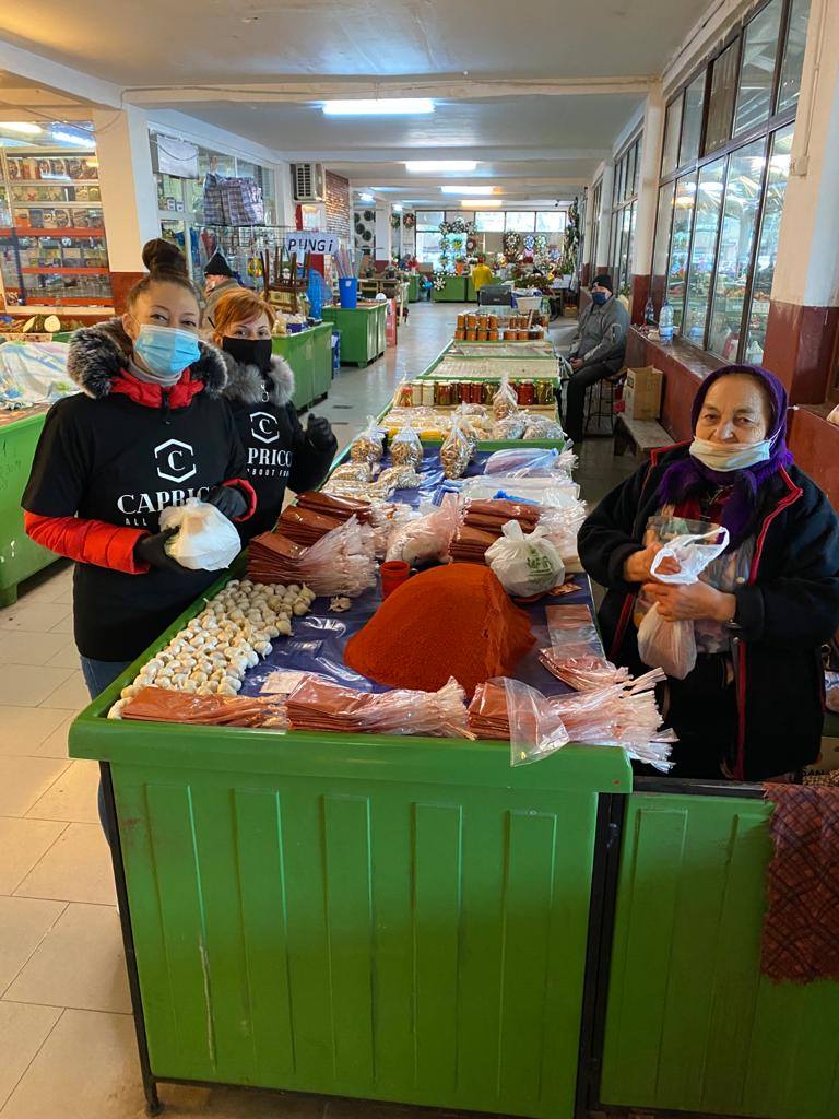 Sarmale gratuite pentru toți producătorii din piețe