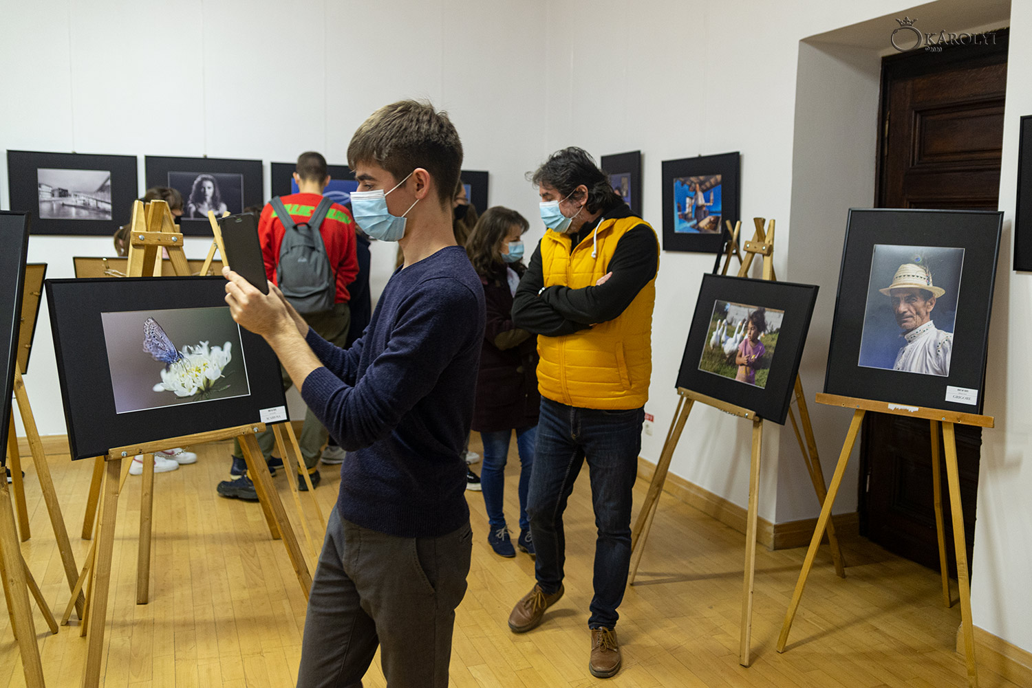 A fost vernisată expoziția de fotografie „Point of views” (Puncte de vedere) la castelul din Carei