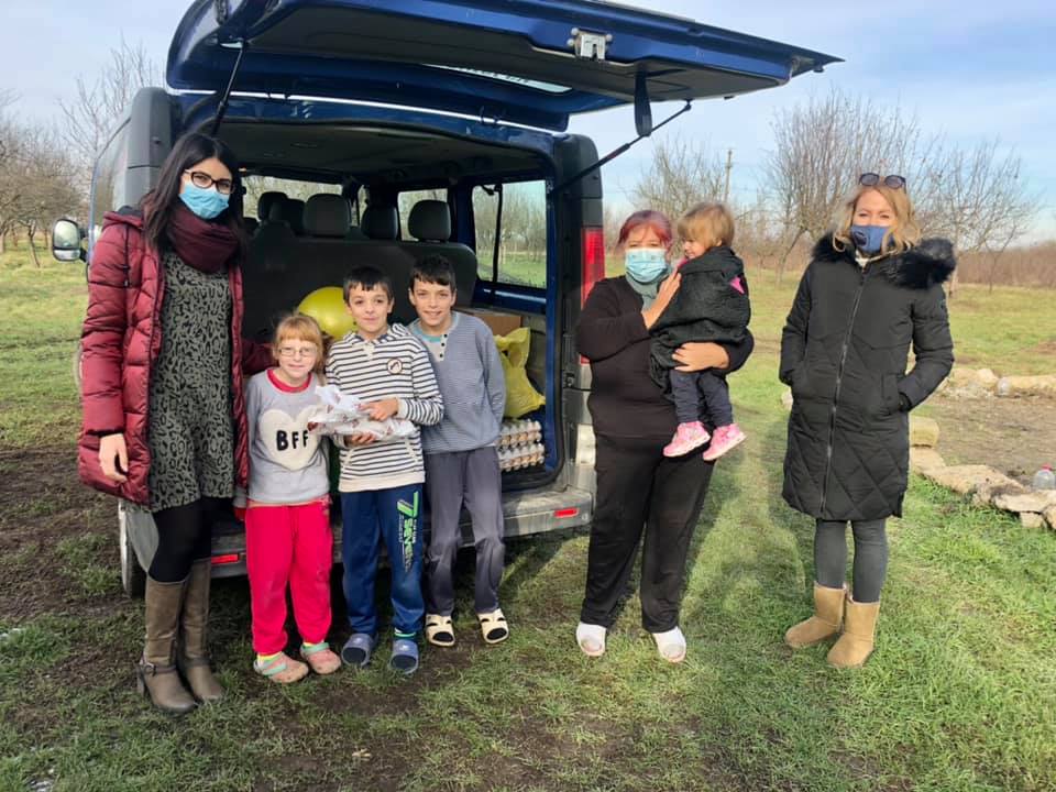 Ajutor pentru o familie cu patru copii crescuți de bunică