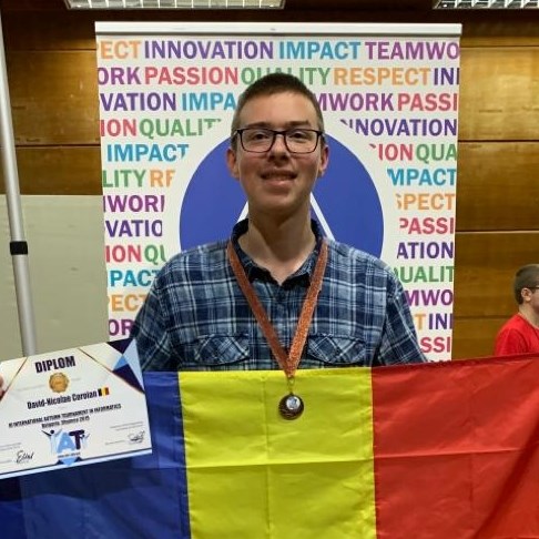 PERFORMANȚĂ. Elev  de la CN ”Mihai Eminescu”, premiat cu argint la un concurs internațional de informatică